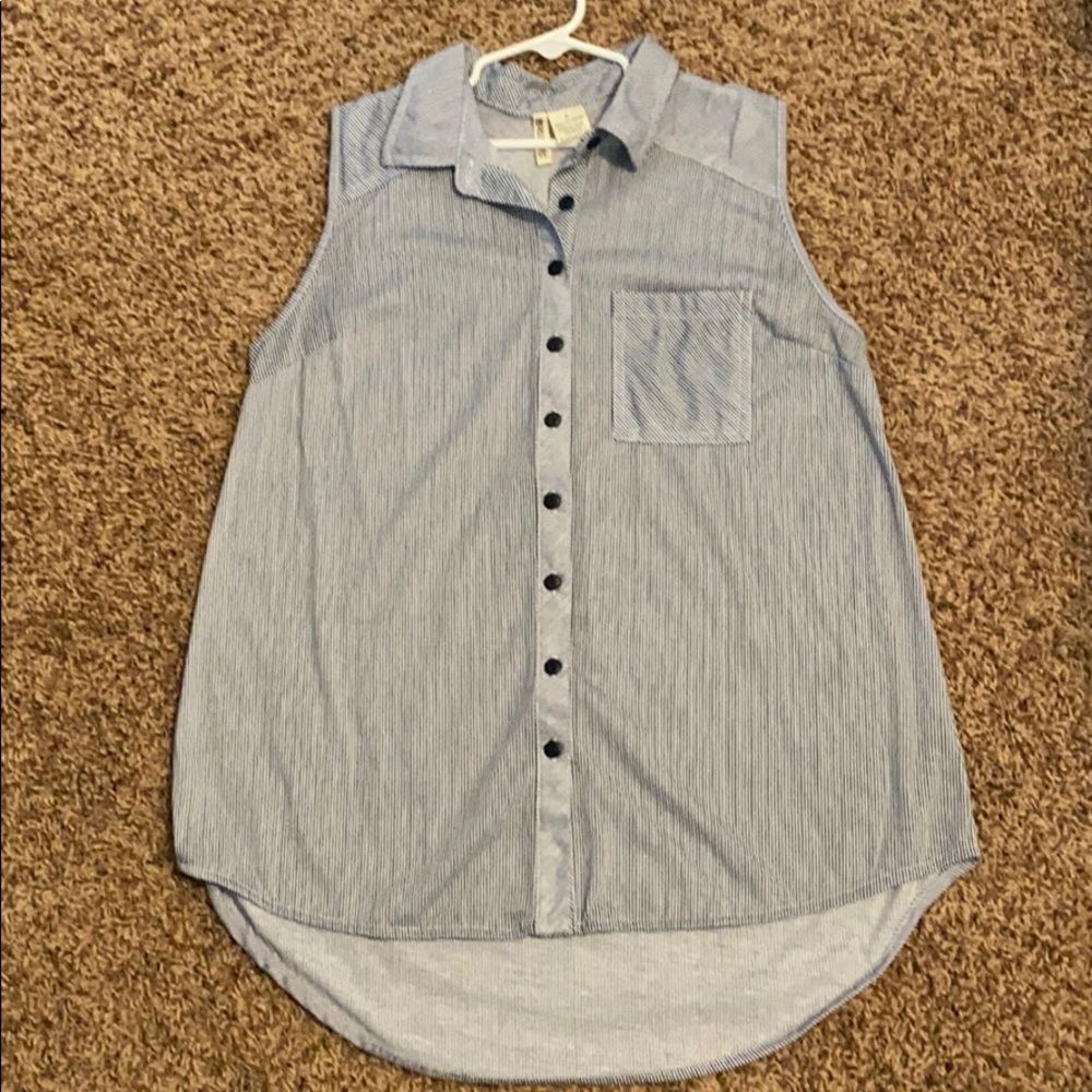 Buckle tank